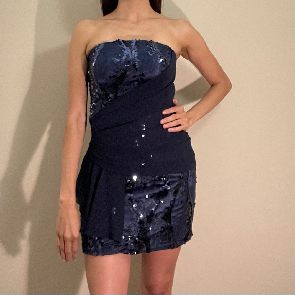 Dark Blue mini dress covered with lace and sequin. Size S